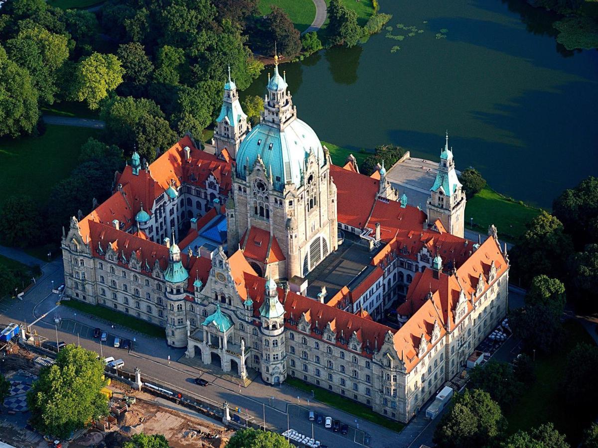 Modernes In Lage Komfortabel Eingerichtet Mit Arbeitsplatz Und Kueche - Geibelsuite Apartment Hannover