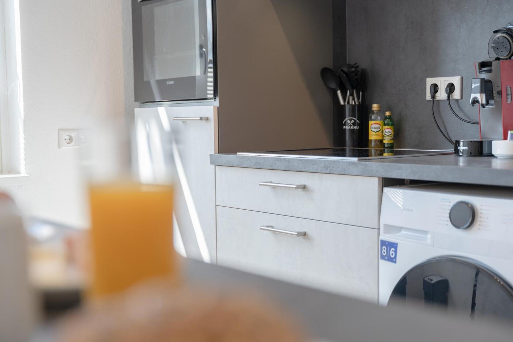 Apartment Modernes In Lage Komfortabel Eingerichtet Mit Arbeitsplatz Und Kueche - Geibelsuite Hannover